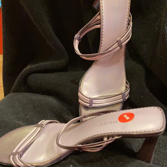 Heels - Picture 1 of 5